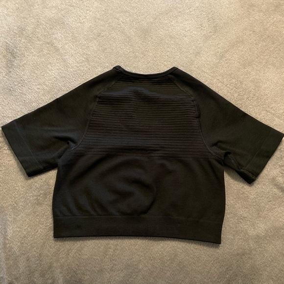 Alphalete Revival Short Sleeve Crop Top XS - Picture 2 of 2